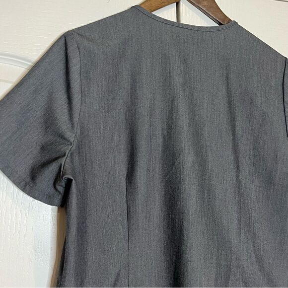 Figs Casma 3 Pocket Short Sleeve Scrub Top - Picture 6 of 10